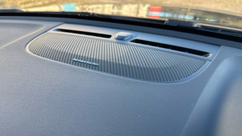 Volvo XC40 2.0 B4P Ultra Dark 5dr Auto Petrol Estate